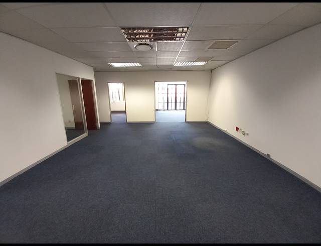 342M² OFFICE TO LET IN BRYANSTON